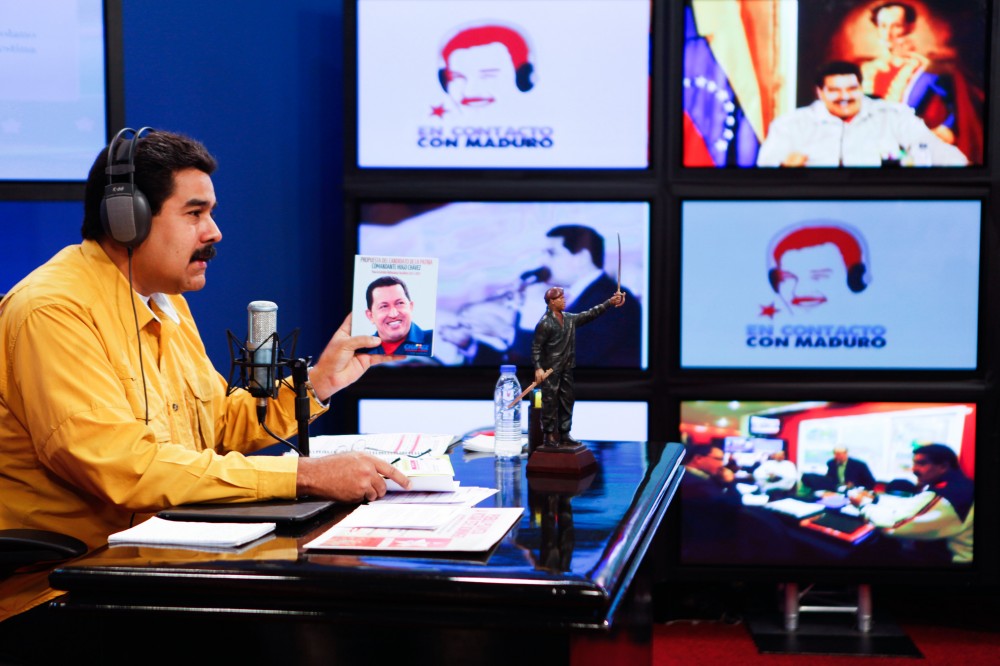 Convocatoria a la conformación y 1era sesión del Consejo Presidencial de Gobierno Popular con las Comunas con el presidente Maduro